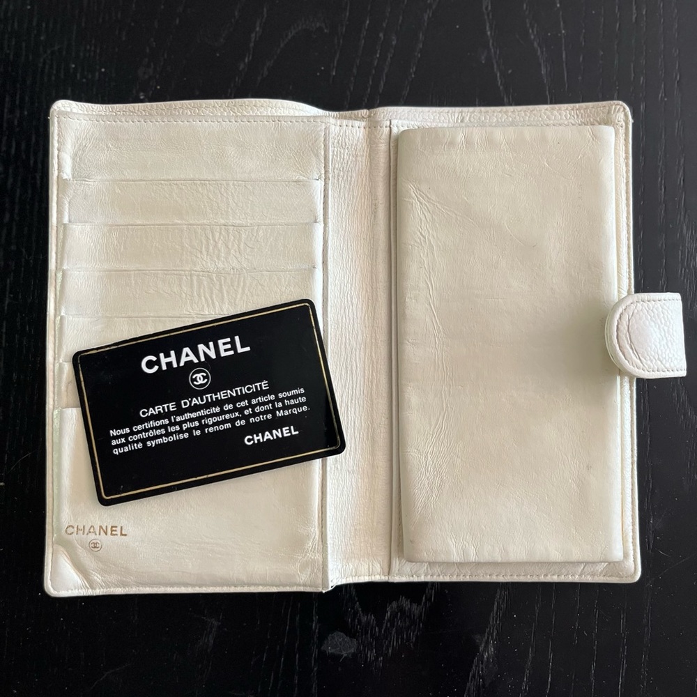 Vintage 1997-1999 Chanel Wallet in Cream/White - Picture 5 of 13